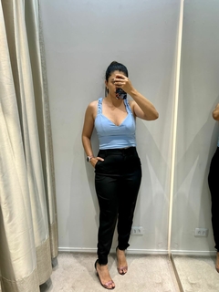 Cropped Elayne Azul na internet