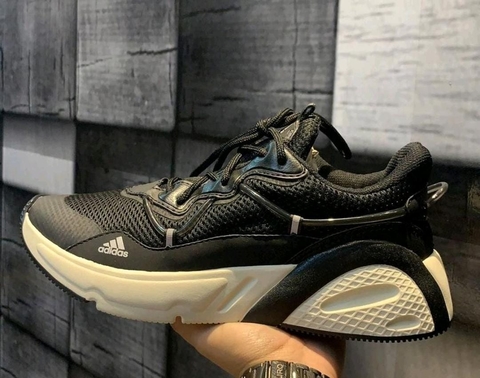 Tênis Adidas LXCOM