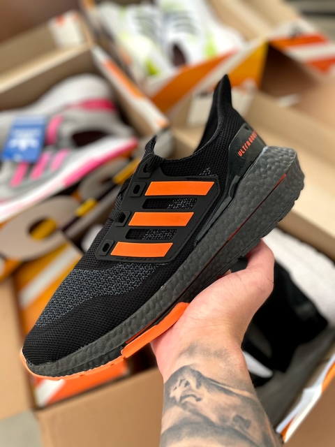 Tênis Adidas ULTRABOOST