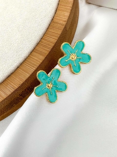 Brinco flor esmaltado