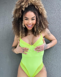 Body Color canelado