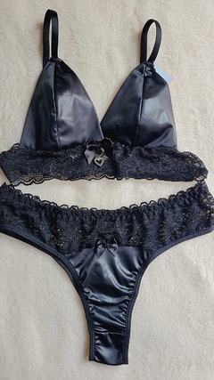 Conjunto Isis