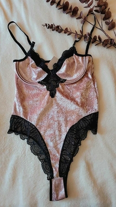 Body Livia na internet