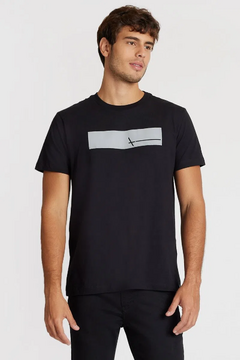 CAMISETA ARAMIS ESTAMPA REFLETIVA - PRETO - comprar online