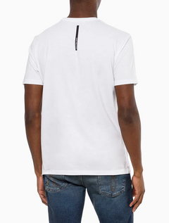 CAMISETA CALVIN KLEIN LOGO CENTRALIZADO - BRANCO - comprar online