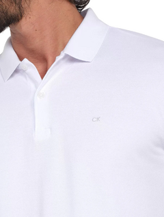 POLO CALVIN KLEIN SLIM BASICA SEM FRISO - BRANCO - comprar online