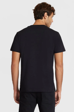 CAMISETA ARAMIS ESTAMPA REFLETIVA - PRETO na internet