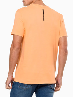 CAMISETA CALVIN KLEIN BASICO LOGO PEITO - LARANJA - comprar online