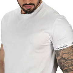 CAMISETA CALVIN KLEIN CK COM PUNHO - comprar online