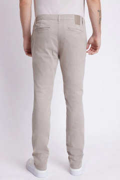 CALÇA CHINO ARAMIS SLIM - CAQUI CLARO - LODZ STORE