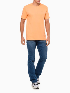 CAMISETA CALVIN KLEIN BASICO LOGO PEITO - LARANJA na internet