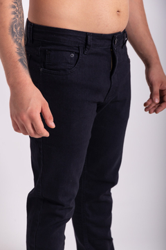 CALÇA JEANS URBO SLIM MORRO DO CARVÃO - PRETO - LODZ STORE