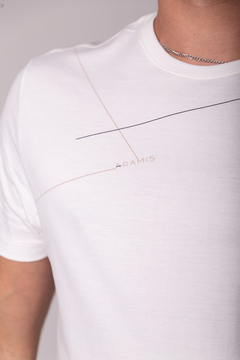 CAMISETA ARAMIS ESTAMPA LINHAS CRUZADAS - OFF WHITE - comprar online