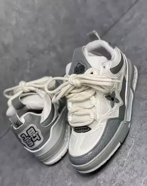 LOUIS VUITTON SKATE - CINZA