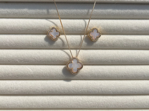 Conjunto Trevo em Madreperola e Zirconias