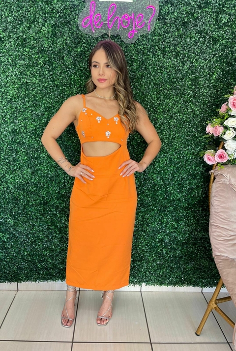 VESTIDO MIDI PEDRARIA LARANJA