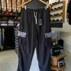 Calça Hábito Cargo Tactel Preta e Cinza