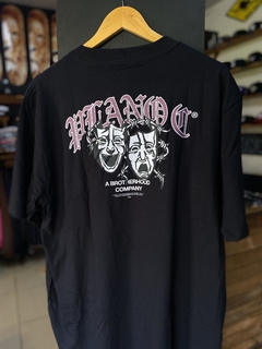 Camiseta Plano C Laugh Now Cry Later - Preto - Zona Norte Skate Shop