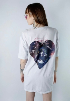 Camiseta Madalena Boyfriend Space Is The Place