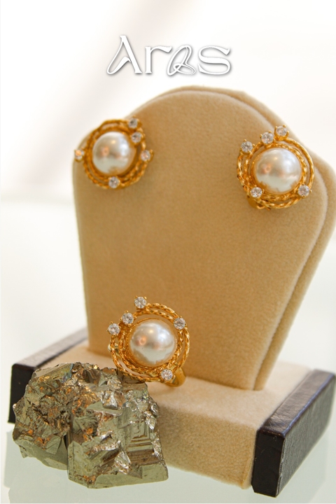 Juego de Aretes tipo Coqueta y Anillo