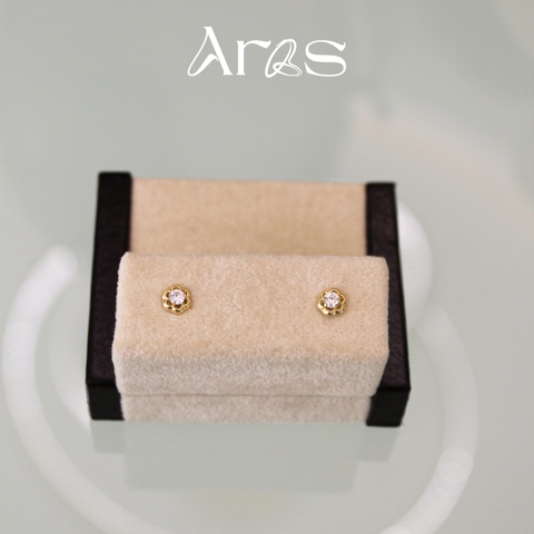 Broquel en Flor de Oro 14k