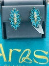 ARETE GF TIPO FLOR ALARGADA MARQUISE DIF FLOR COLOR AZUL CIELO
