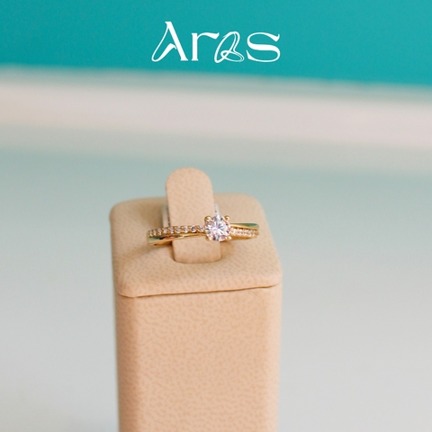 Anillo de Compromiso Solitario de Oro 14k