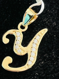 DIJE GF COTICA CIRCONIA CON INICIAL Y