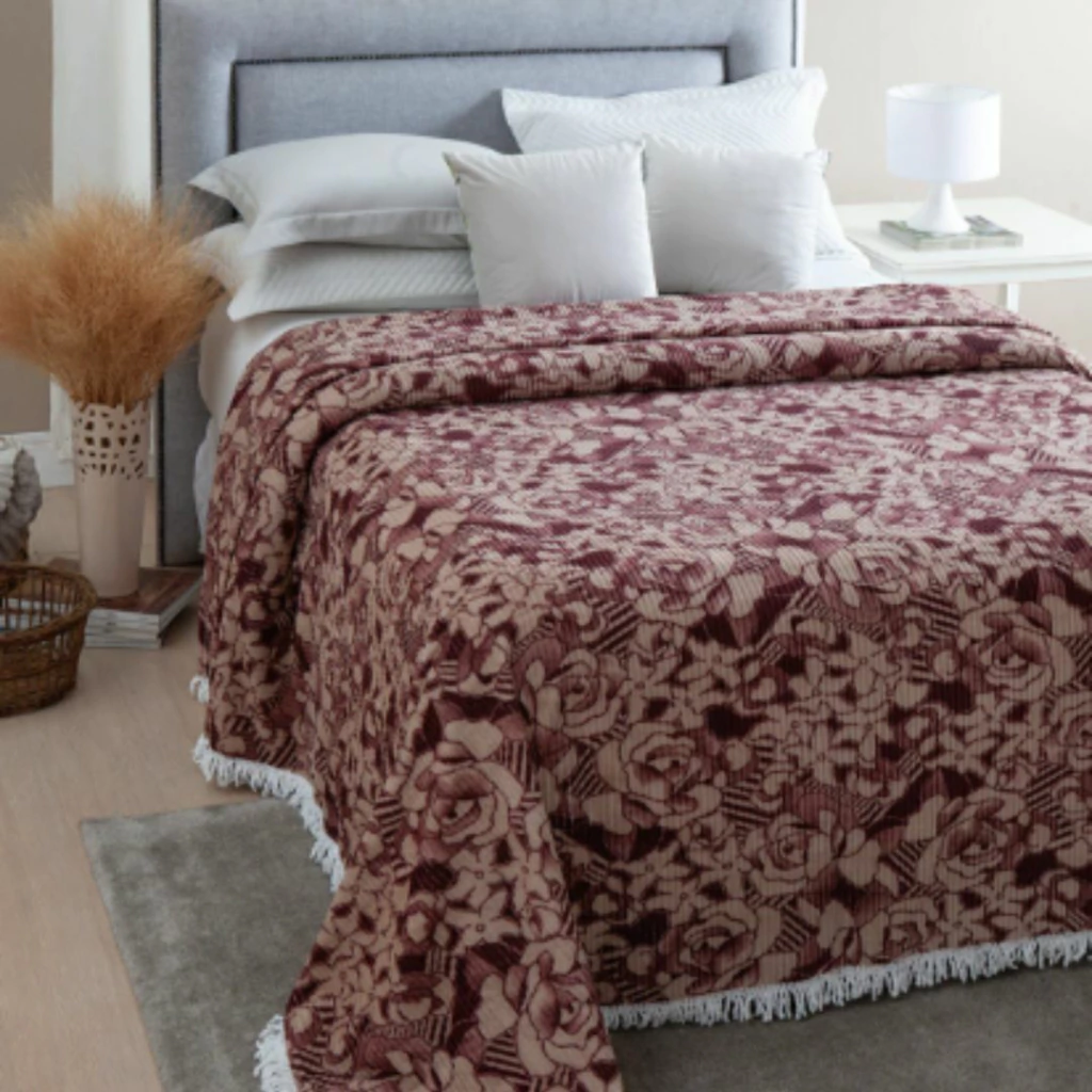 Colcha Chenille Canelada Valentina Vinho/Bege 2,20x2,40m Jolitex