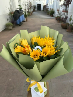 BOUQUET DELUX PERSONALIZADO - Hanakotoba