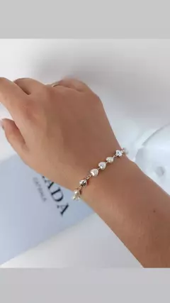 PULSEIRA CORAÇÕES PÉROLAS FOLHEADA prata - comprar online