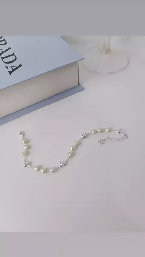 PULSEIRA CORAÇÕES PÉROLAS FOLHEADA prata