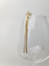 BRINCO TOPO DE STRASS COM TARRAXA DE FRANJA E STRASS dourado