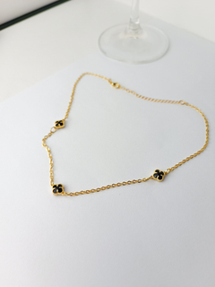 COLAR MINI TREVOS PRETOS dourado