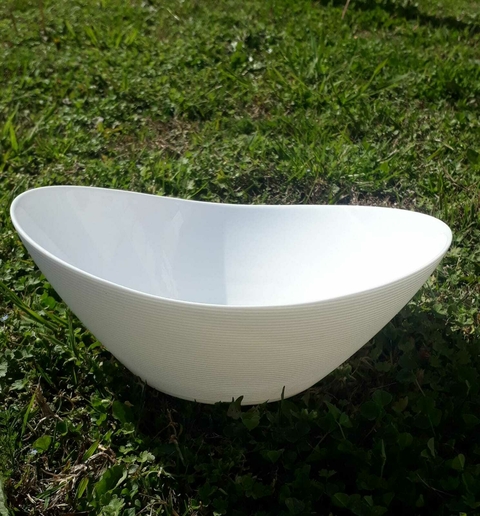 ENSALADERA OPALINA OVALADA 24.5 CM