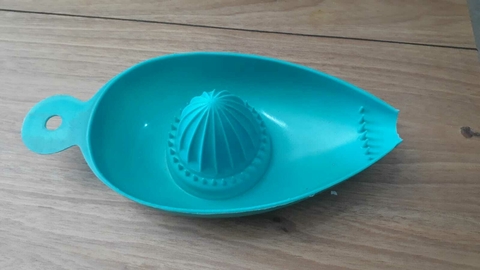 EXPRIMIDOR PLASTICO FLO