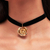 Choker em Veludo com Pingente de Flor - comprar online