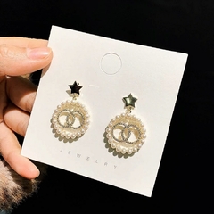 brincos dourado, borboleta , para mulheres , otimo para presentes - loja online