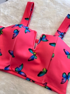 CROPPED ESTAMPA BORBOLETA EM V - MIMADA STORE