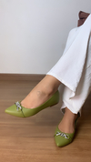 Sapatilha Nara verde oliva detalhe enfeite | forma exata