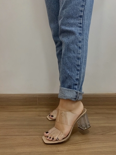 Imagem do Tamanco Cecília nude salto cristal 7cm tiras de vinil | forma exata