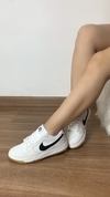 Tênis Nike SB linha Premium preto e branco | forma exata