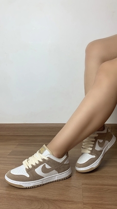 Tênis Nike Dunk nude e branco linha Premium | forma exata