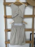 VESTIDO BEGE COM RECORTE NA CINTURA na internet