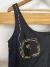 VESTIDO PRETO BORDADO À MÃO na internet
