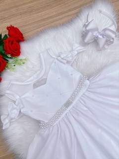Vestido Infantil Branco C/ Cinto de Pérolas Strass Luxo (2820BC) na internet