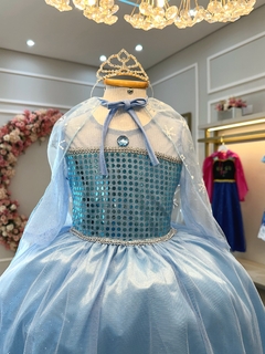 Fantasia Infantil Princesas Elsa Frozen C/ Capa Luxo Festas (3121AZ) - Lily Dresses Store