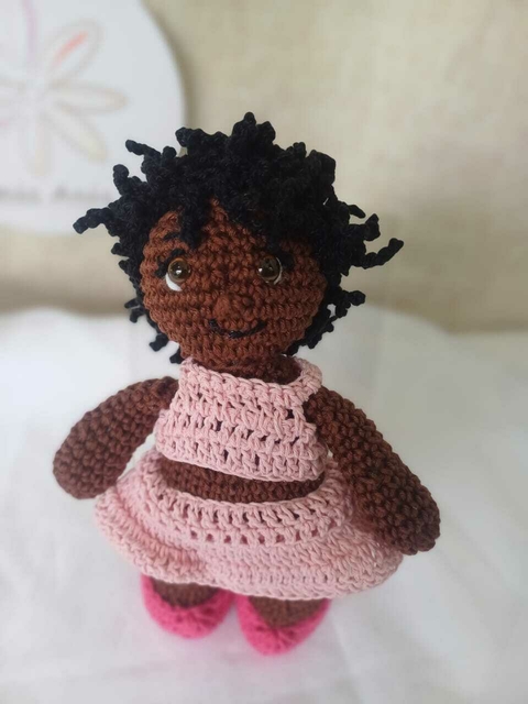 Boneca Negra Amigurumi