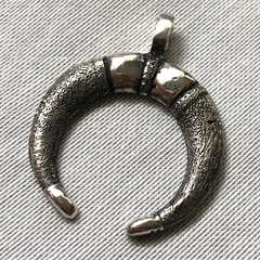 Imagen de Dije Luna Invertida