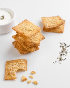 Crackers de harina de almendras y mix de quesos con romero - 6 unidades - comprar online